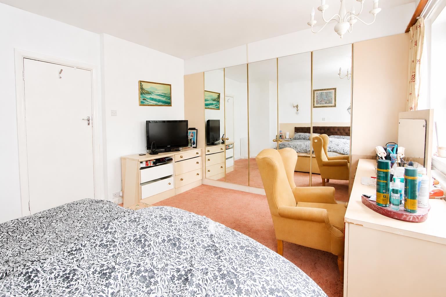 Waynflete Avenue, Croydon
